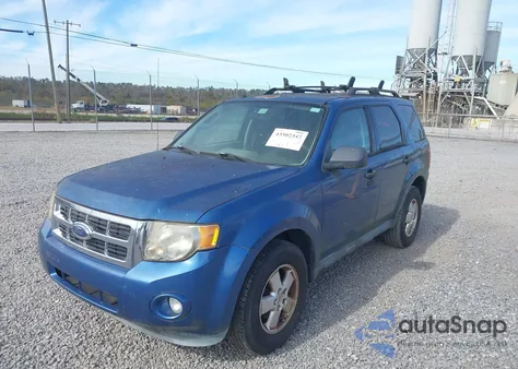 2009 Ford Escape Xlt z USA, uszkodzony, nr VIN 1FMCU03749KD07016